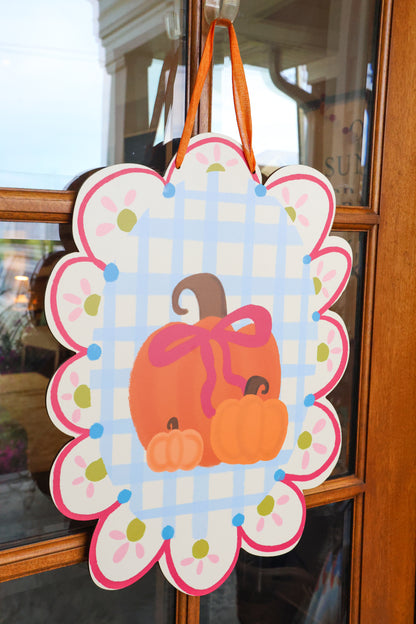 Scalloped Pumpkin with Bow Doorhanger