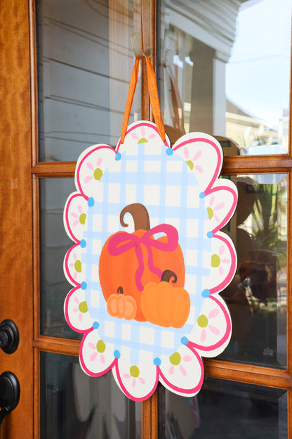 Scalloped Pumpkin with Bow Doorhanger